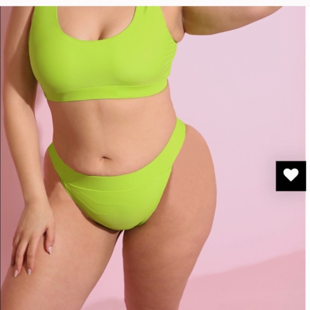 Neon green thigh high biniki bottom. 💚